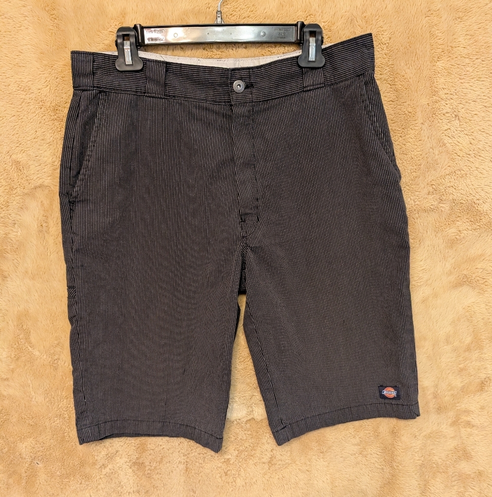 Dickies Men's Striped Dark Gray Flat Front Shorts